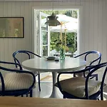 Peaceful Near Bjerge Sydstrand 度假居